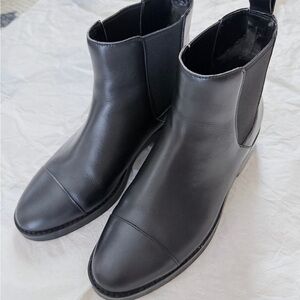 Cole Haan women’s Black Leather Ankle Boots
